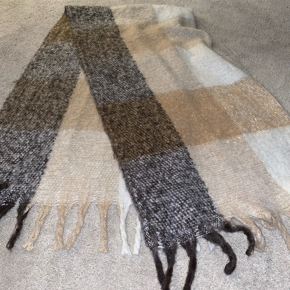 Lucky Brand Scarf Shawl Wrap multi color Plaid with Fringe‎ Soft cozy